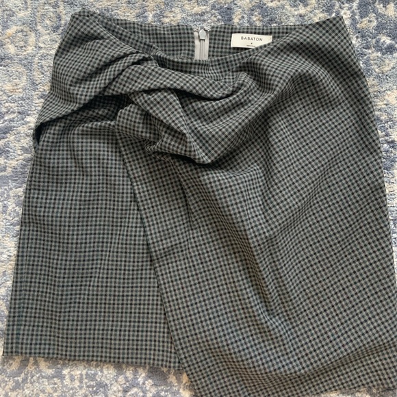 Aritzia Babaton size 4 skirt - Picture 1 of 2